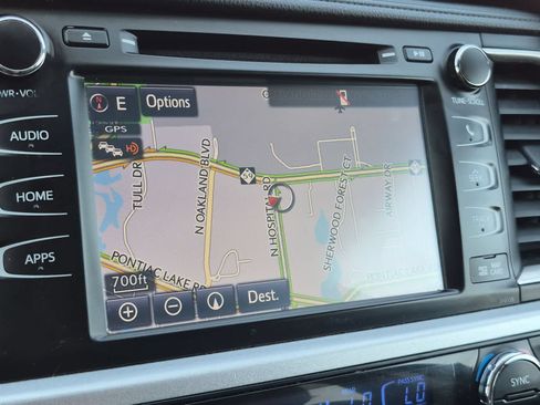 Used 2016 Toyota Highlander XLE AWD/4WD image 30