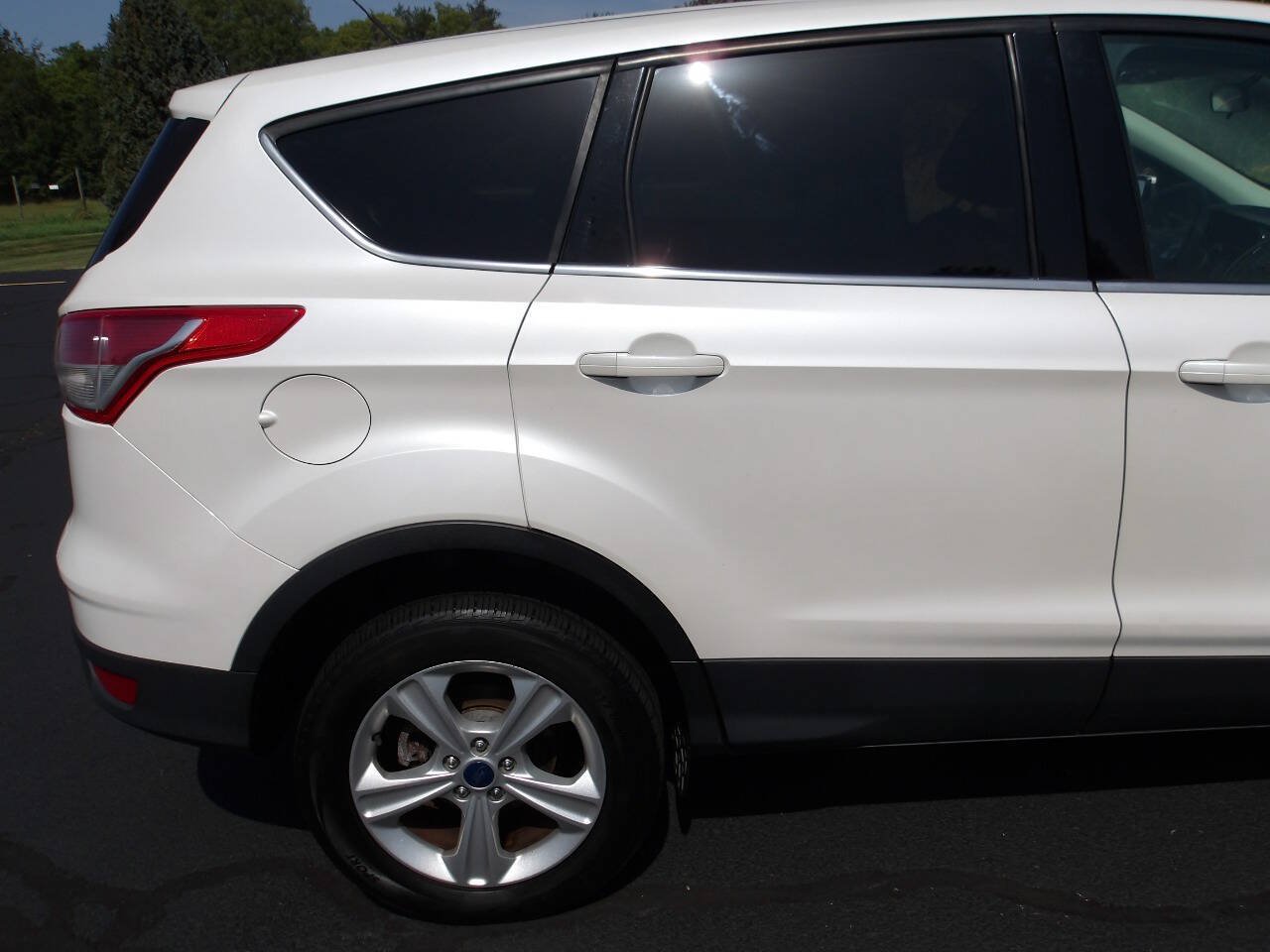 Used 2015 Ford Escape SE FWD image 33