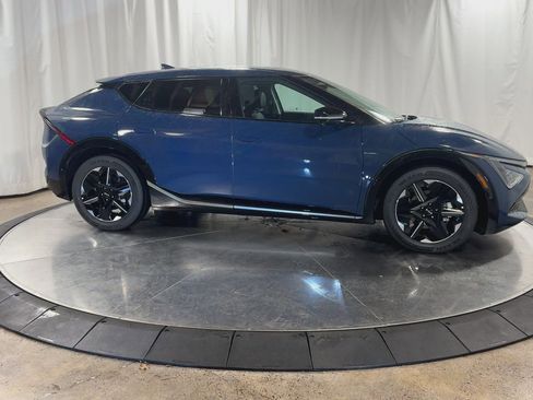 New 2025 Kia EV6 Wind image 2