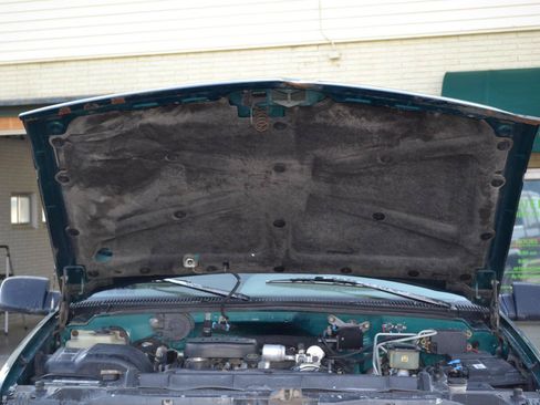 Used 1996 Chevrolet Silverado 3500 4x4 Extended Cab image 26