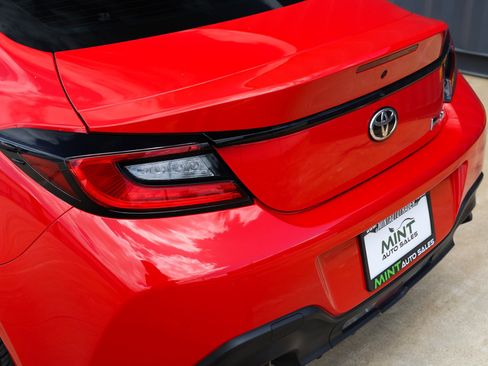 Used 2022 Toyota GR86 RWD image 48