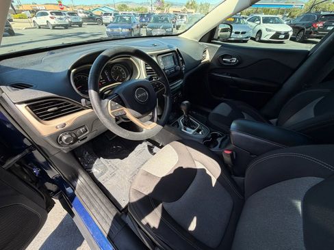 Used 2014 Jeep Cherokee Sport FWD image 10