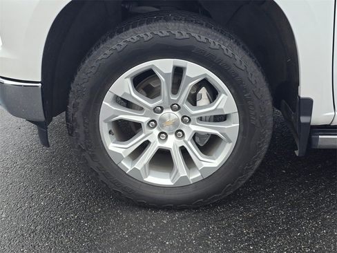 Certified 2023 Chevrolet Silverado 1500 LTZ w/ Technology Package image 9