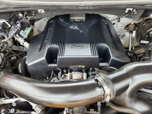 Used 2018 Ford F150 Lariat w/ Equipment Group 501A Mid image 32