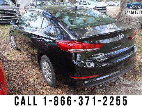 Used 2017 Hyundai Elantra SE image 4