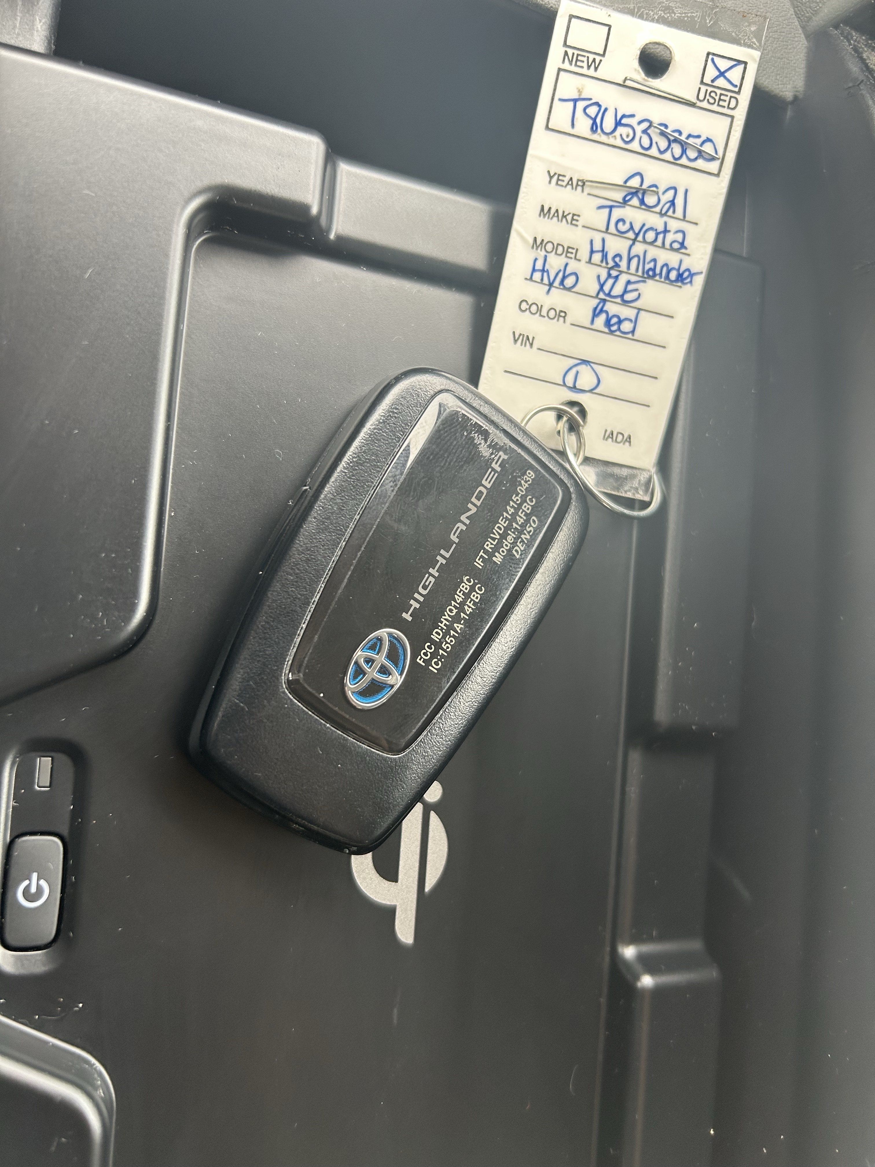 Certified 2021 Toyota Highlander XLE AWD/4WD image 36