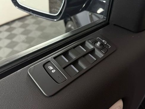 New 2025 Land Rover Discovery Sport Dynamic SE image 24