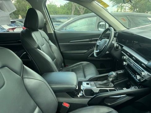 Certified 2024 Kia Telluride S w/ S Sunroof Package FWD image 5