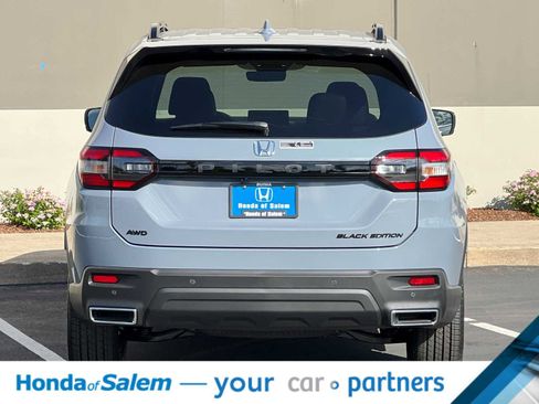 New 2025 Honda Pilot Black Edition image 7