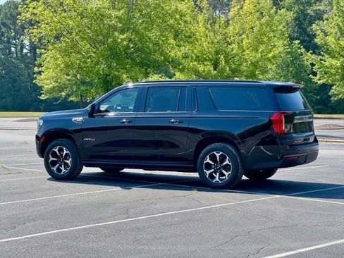 Used 2021 GMC Yukon XL AT4 w/ AT4 Premium Plus Package AWD/4WD image 4