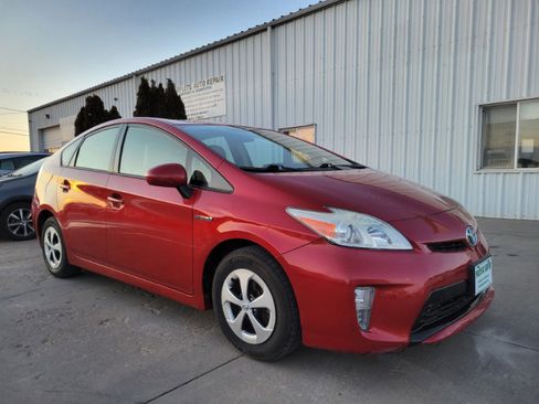 Used 2015 Toyota Prius Two image 1