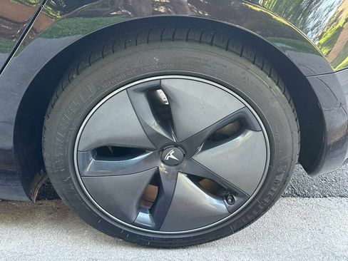 Used 2018 Tesla Model 3 Long Range RWD image 51
