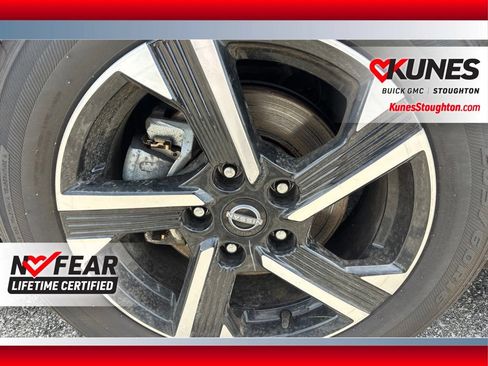 Used 2025 Nissan Sentra SV FWD image 7
