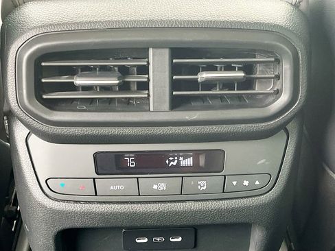 Used 2025 Honda Pilot EX-L image 24