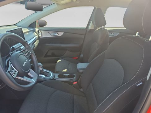Used 2022 Kia Forte LXS FWD image 9