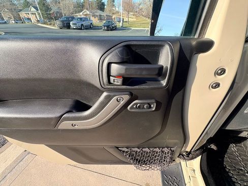 Used 2018 Jeep Wrangler Sport image 13