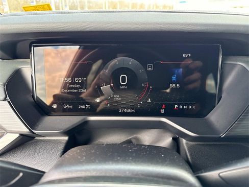 Used 2024 GMC Acadia AT4 w/ Luxury Package image 15