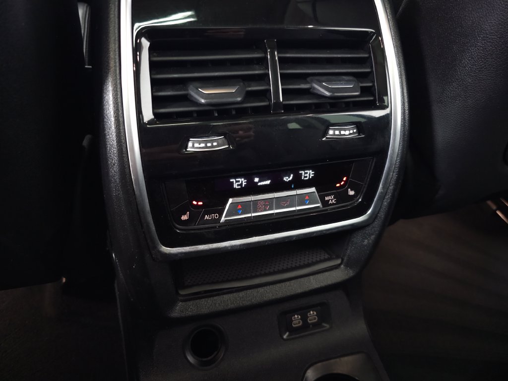 Used 2020 BMW X7 xDrive40i w/ Premium Package AWD/4WD image 44