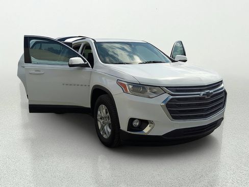 Used 2021 Chevrolet Traverse LT w/ LPO, Floor Liner Package FWD image 9
