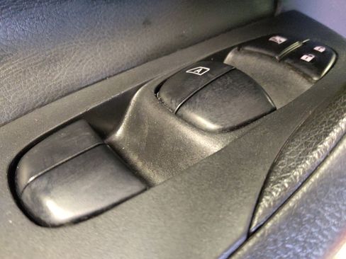 Used 2016 Nissan Altima 2.5 SR w/ Interior Lighting Package image 27