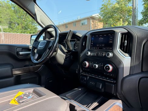 Used 2021 GMC Sierra 1500 Denali w/ Denali Ultimate Package AWD/4WD image 18