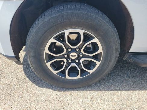 Used 2024 Ford Expedition XLT image 26