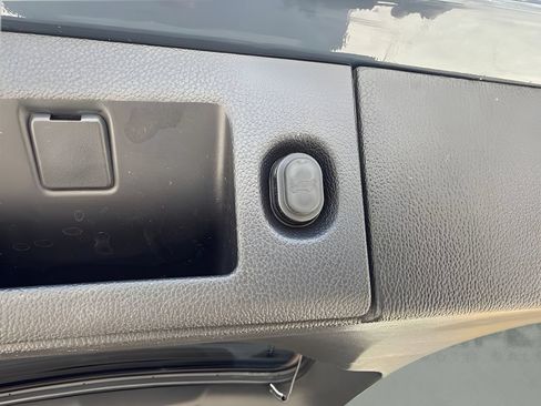 Used 2019 Chevrolet Tahoe Premier w/ Premier Plus Edition AWD/4WD image 33
