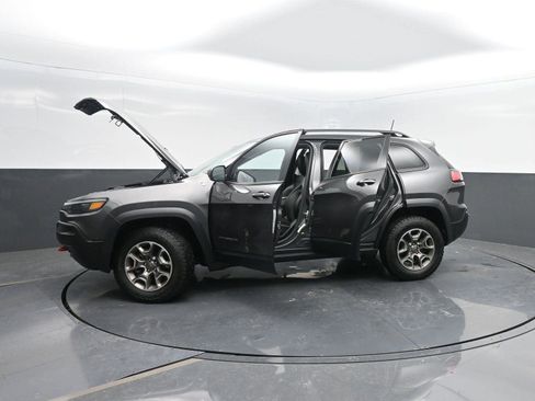 Used 2021 Jeep Cherokee Trailhawk image 44