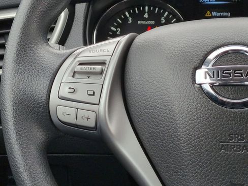 Used 2016 Nissan Rogue S image 24