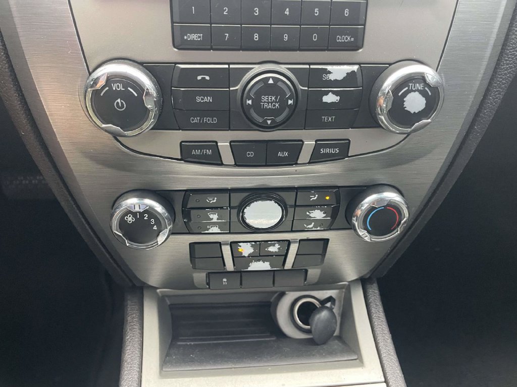 Used 2010 Ford Fusion SE FWD image 24