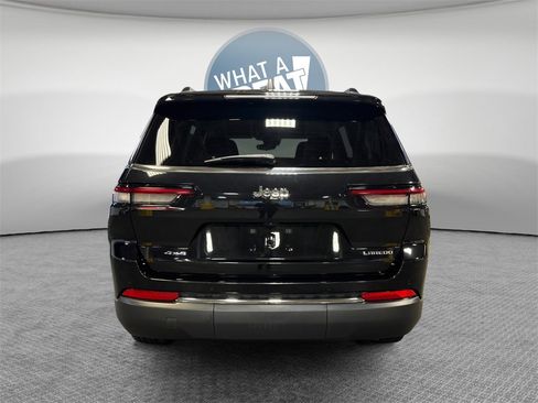 Used 2023 Jeep Grand Cherokee L Laredo image 5