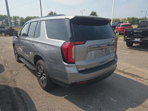 Used 2023 GMC Yukon AT4 w/ Technology Package AWD/4WD image 8