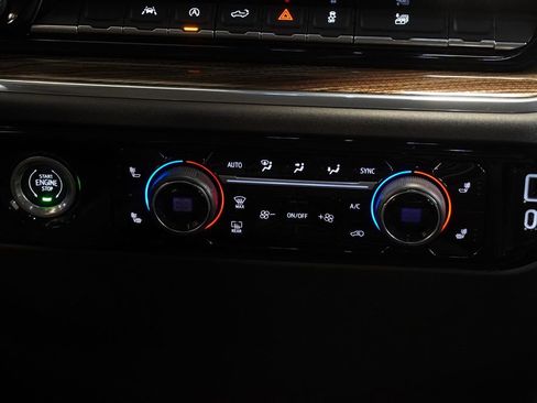 Used 2023 Chevrolet Silverado 1500 LT AWD/4WD image 21