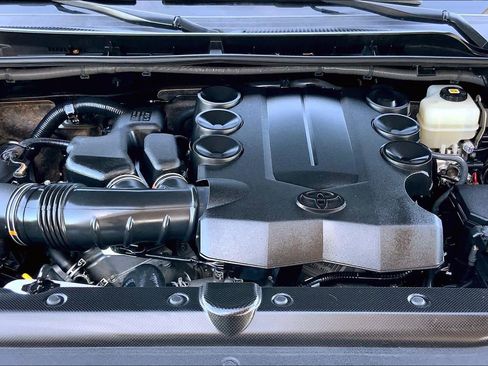 Used 2021 Toyota 4Runner TRD Off-Road Premium image 31