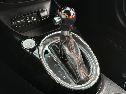 Used 2017 Kia Soul ! FWD image 26