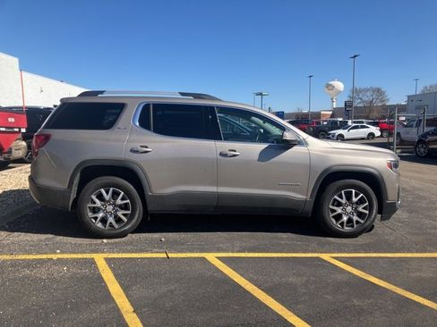 Used 2023 GMC Acadia SLT w/ Technology Package image 2