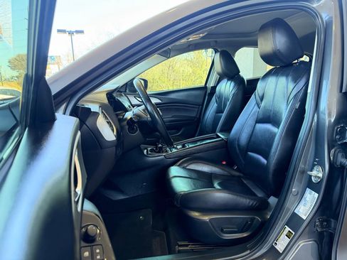 Used 2017 MAZDA MAZDA3 Touring image 8