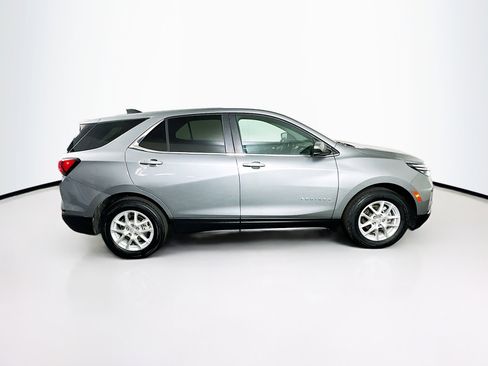 Used 2024 Chevrolet Equinox LT image 10