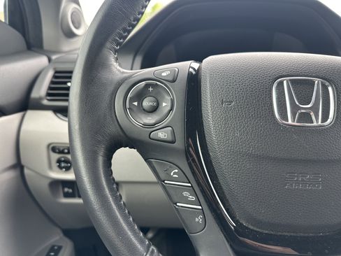Used 2017 Honda Pilot Touring image 22