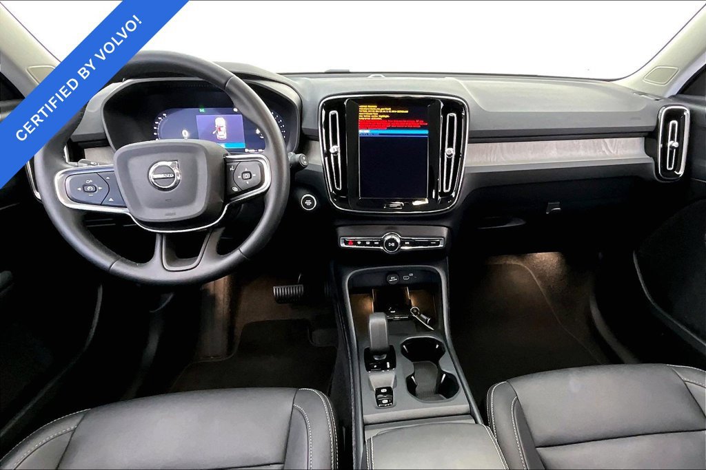 Used 2026 Volvo XC40 B4 Core w/ Climate Package FWD image 18