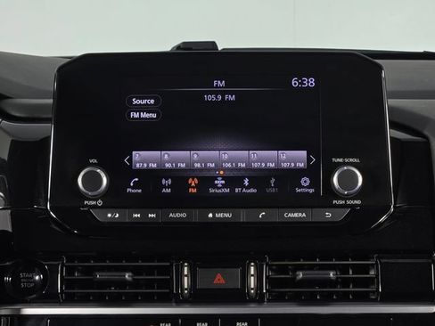 Used 2025 Nissan Pathfinder SV FWD image 24