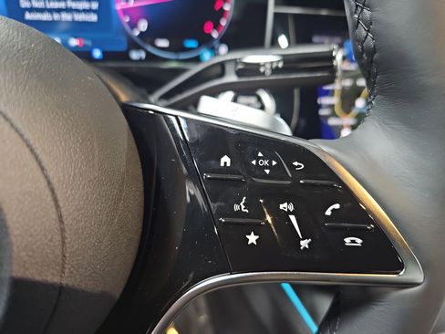 New 2026 Mercedes-Benz E 350 4MATIC Sedan image 19