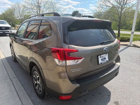 Used 2019 Subaru Forester Premium w/ All-Weather Package AWD/4WD image 5
