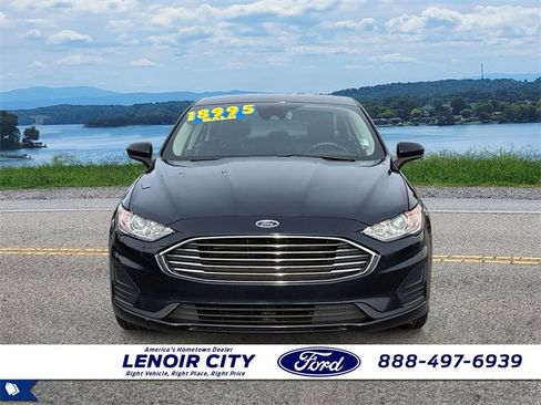 Certified 2020 Ford Fusion SE image 2