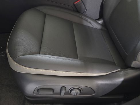 New 2026 Chevrolet Trax ACTIV w/ Sunroof Package image 23