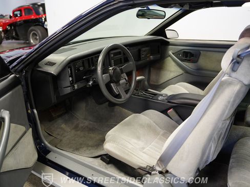 Used 1987 Pontiac Firebird Trans Am RWD image 4