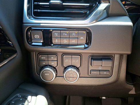 New 2026 GMC Yukon Elevation w/ Elevation Premium Package AWD/4WD image 16