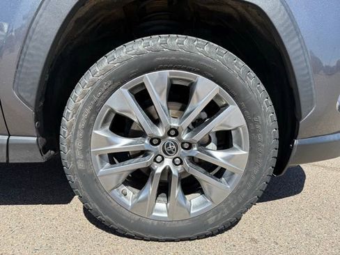 Used 2021 Toyota RAV4 XLE Premium AWD/4WD image 40