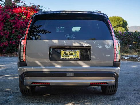 New 2026 Hyundai Ioniq 9 SE image 5