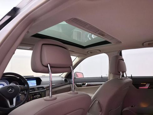 Used 2013 Mercedes-Benz C 300 Sport image 23